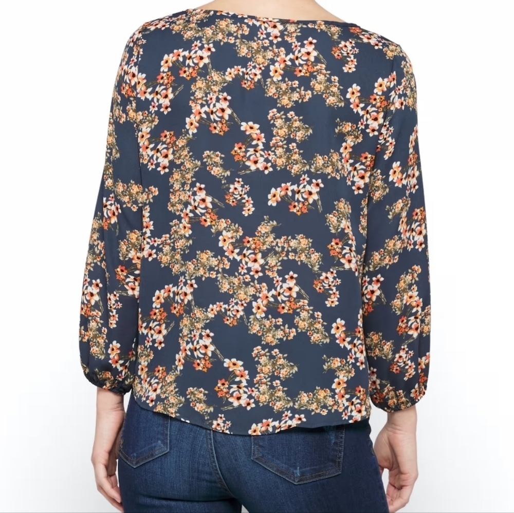 Beacon Apparel Casiya Tie Front Blouse, Size Small - Picture 3 of 9